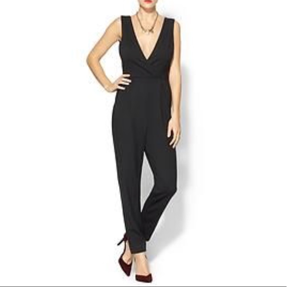 NWT Sleeveless romper - Picture 5 of 5